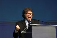 Pobreza na Argentina cai para 31,6% no primeiro semestre, diz Indec