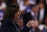 Kamala fez esforço para parecer moderada em entrevista à CNN, diz professor