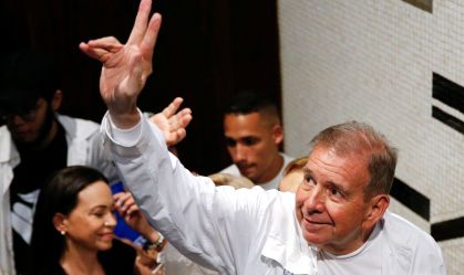 González deve ser acompanhado por 9 ex-presidentes em ida à Venezuela, diz ex-líder