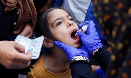 Quase 530 mil crianças em Gaza são vacinadas contra a poliomielite, diz ONU