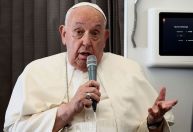 Pelas redes sociais, papa Francisco pede orações para atingidos por guerras