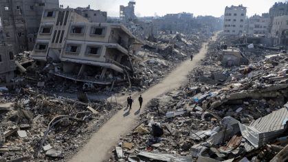 Casas destruídas no campo de refugiados Jabalia, na Faixa de Gaza