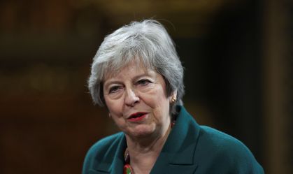 Em evento no Brasil, Theresa May diz que farmácias são opções para tratar doenças leves