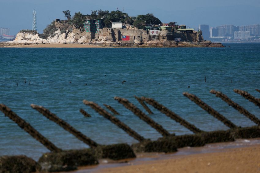 Defesa montanda na praia em parte das ilhas Kinmen em Taiwan / 21/2/2024 REUTERS/Ann Wang