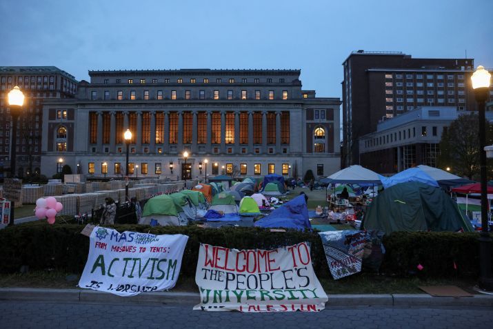 Manifestação em favor dos palestinos na universidade de Columbia em Nova York / 24/4/2024 REUTERS/Caitlin Ochs