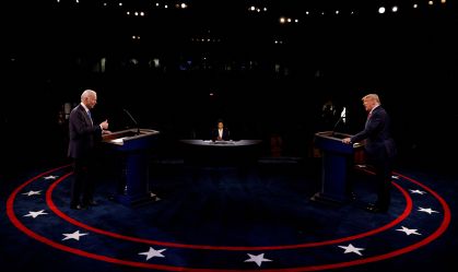 Trump e Biden durante debate em Nashville