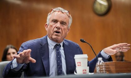 Governo Trump vai banir tratamento a crianças trans nos EUA