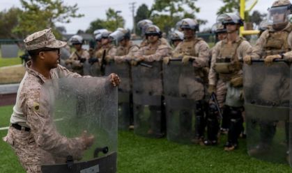 Audiência na Califórnia analisa uso de militares em Los Angeles por Trump