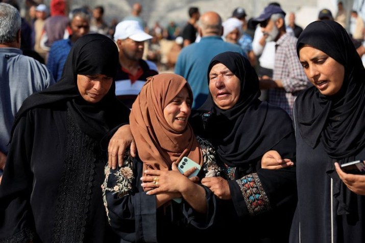 Funeral de palestinos em Khan Younis, sul da Gaza • 3/6/2025 REUTERS/Hatem Khaled