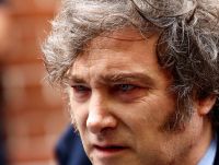 Milei compartilha post sobre candidatura de Flávio Bolsonaro à Presidência