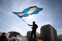 Manifestantes protestam na Argentina contra reforma trabalhista de Milei