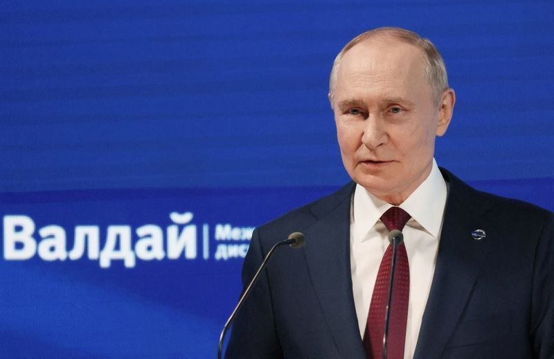 Presidente russo, Vladimir Putin, particia de fórum em Sochi
